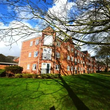 Rent this 3 bed room on Brackenhurst Place in Leeds, LS17 6WD