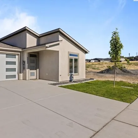 Buy this 3 bed house on South Nelson Street in Kennewick, WA 99338