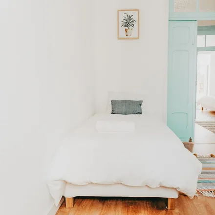 Rent this 1 bed room on Capela da Confraria de Santo Ildefonso in Rua do Duque da Saldanha, 4000-420 Porto