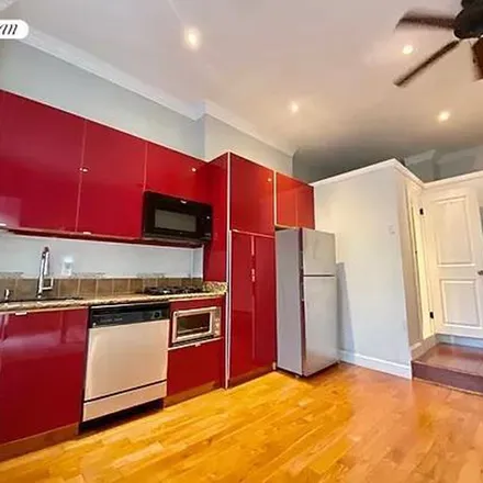 Rent this 1 bed townhouse on 146 Summit Street in New York, NY 11231