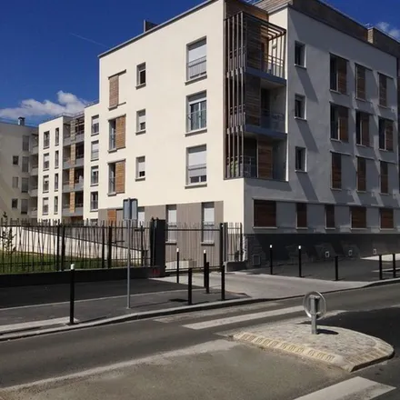 Rent this 3 bed apartment on 71 Avenue d'Enghien in 93800 Épinay-sur-Seine, France