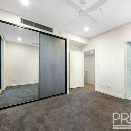 Image 8 - Garrigarrang Avenue, Kogarah NSW 2217, Australia - Apartment for rent