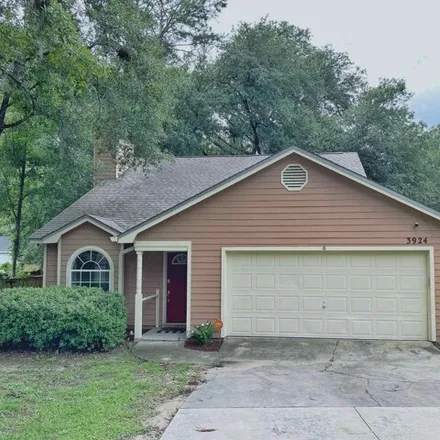 Rent this 3 bed house on 3998 Mayflower Court in Tallahassee, FL 32303