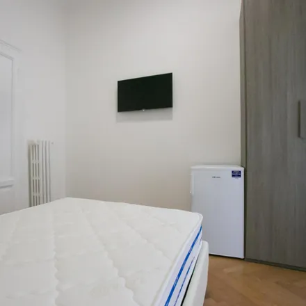 Rent this 6 bed room on Viale Regina Giovanna in 41, 20129 Milan MI