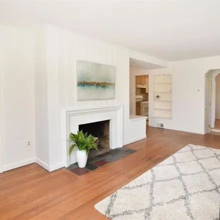 Image 6 - 32475 Madison Street, Beverly Hills, MI 48025, USA - House for sale