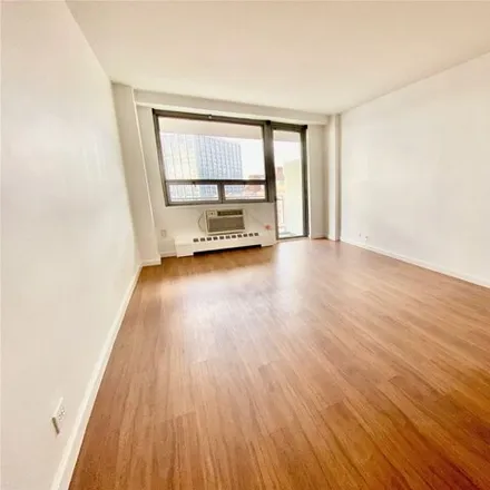 Image 7 - 61-25 97th Street, New York, NY 11374, USA - Apartment for sale