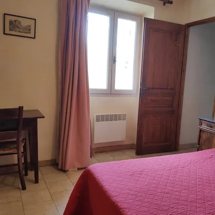 Rent this 2 bed house on 04120 Castellane