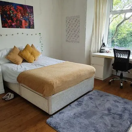 Rent this 5 bed apartment on 19 Larkman Lane in Norwich, NR5 8TZ