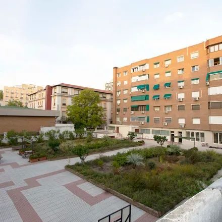 Image 3 - Santuario La Milagrosa, Calle de García de Paredes, 45, 28010 Madrid, Spain - Apartment for rent
