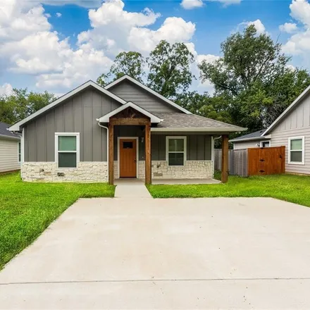 Buy this 3 bed house on 700 East Acheson Street in Denison, TX 75021