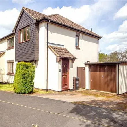 Buy this 2 bed house on Harwood Close in Digswell, AL8 7SN