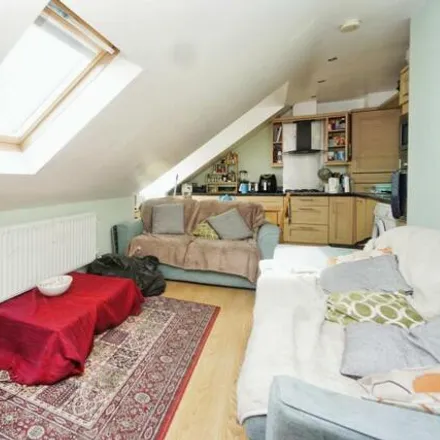 Image 1 - Anne McNamara House, Lydgate Lane, Sheffield, S10 5FS, United Kingdom - Apartment for sale