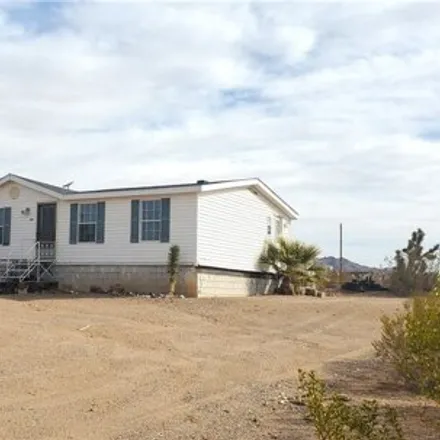 Buy this studio apartment on 21412 Ventura Drive in Mohave County, AZ 86445