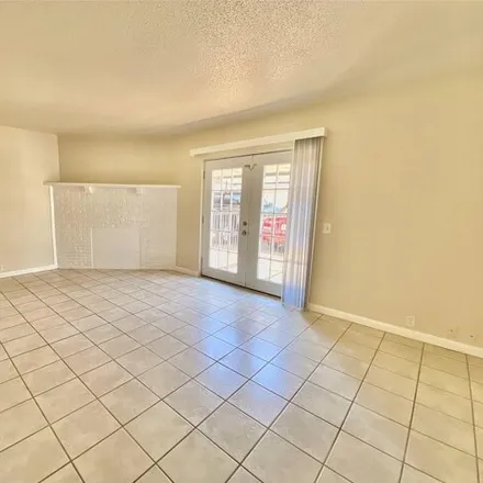 Image 3 - 19 Highland Park Court, Irving, TX 75061, USA - Condo for rent