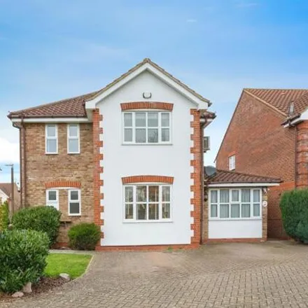 Buy this 5 bed house on Martell Close in Fenny Stratford, MK7 8AG