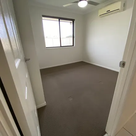 Image 4 - Commonwealth Bank, Egerton Street, Emerald QLD 4720, Australia - Apartment for rent