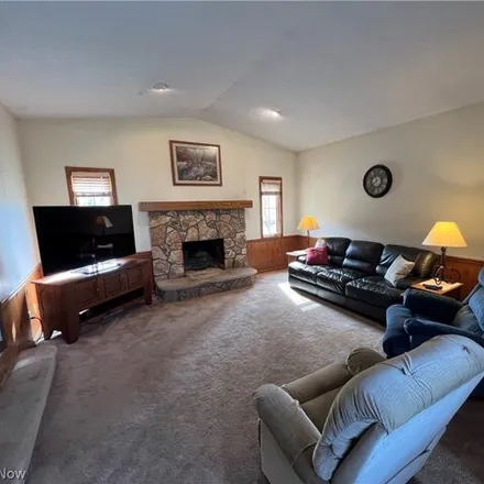 Image 7 - 2038 Kevin Court Northeast, New Philadelphia, OH 44663, USA - House for sale
