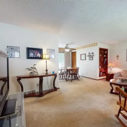 Buy this 3 bed apartment on 159 Fairmeadow Drive in Sleepy Hollow Estates, Austintown