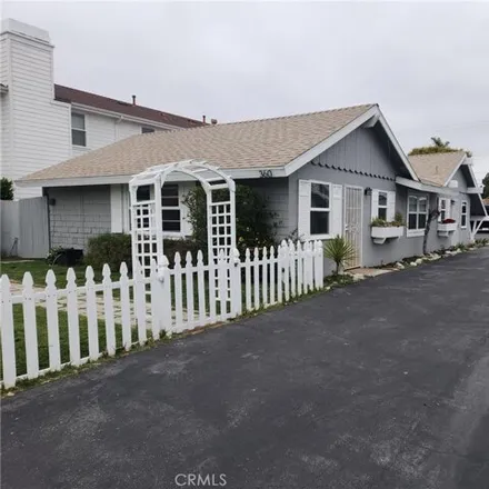 Rent this 2 bed house on 360 16th Place in Cliff Haven, Costa Mesa