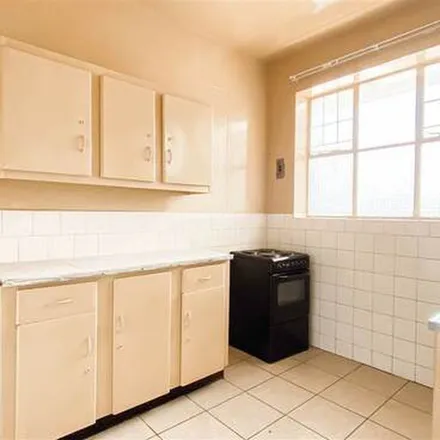 Rent this 3 bed apartment on Pietersen Street in Doornfontein, Johannesburg