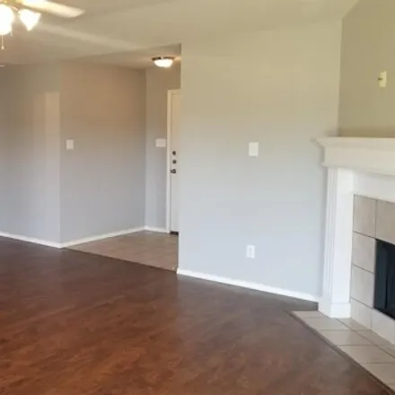 Image 2 - 11th Place, Lubbock, TX 79416, USA - House for rent