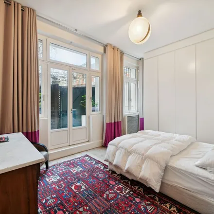 Rent this 7 bed apartment on 30 x Route d'Auteuil aux Lacs in 75016 Paris, France