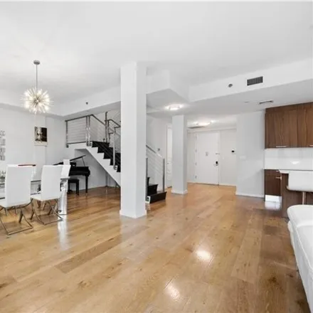 Image 3 - Wave, 104 West End Avenue, New York, NY 11235, USA - Condo for sale