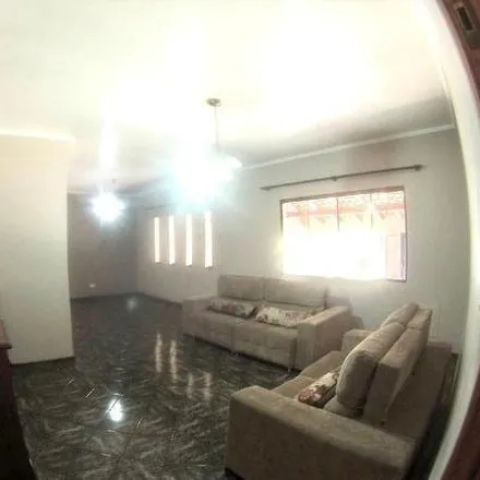 Buy this 3 bed house on Rua Martini 292 in Rudge Ramos, São Bernardo do Campo - SP