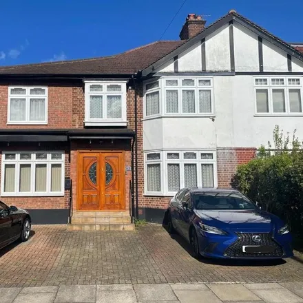 Rent this 5 bed duplex on Alders Road in The Hale, London