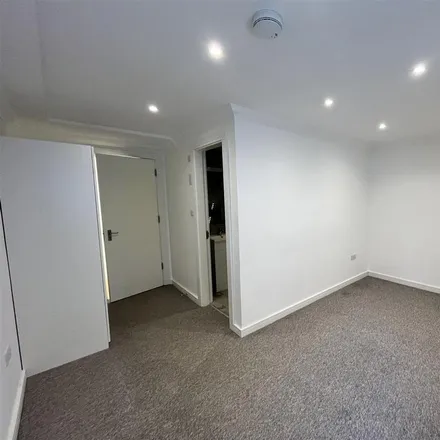 Image 4 - Teignmouth Road, London, NW2 4DY, United Kingdom - Apartment for rent