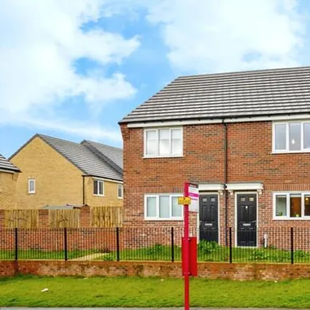 Buy this 2 bed duplex on South Parkway Moresdale Lane in South Parkway, Leeds