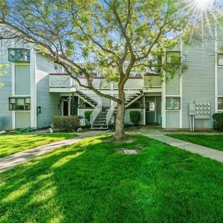 Buy this 2 bed condo on 7407 Auburn Oaks Court in Citrus Heights, CA 95621