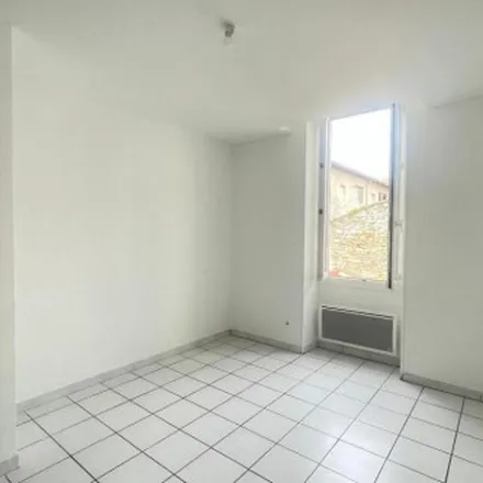 Rent this 3 bed apartment on 1 Place des Arènes in 30000 Nîmes, France