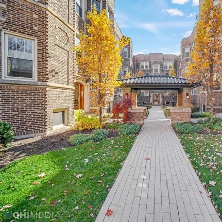 Buy this 1 bed condo on 541-549 West Brompton Avenue in Chicago, IL 60657