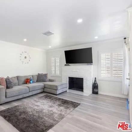 Image 3 - 810 West 130th Street, Los Angeles, CA 90247, USA - House for sale