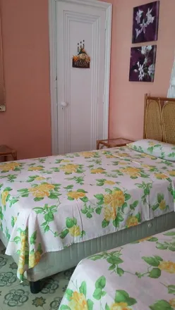 Rent this 2 bed house on Príncipe