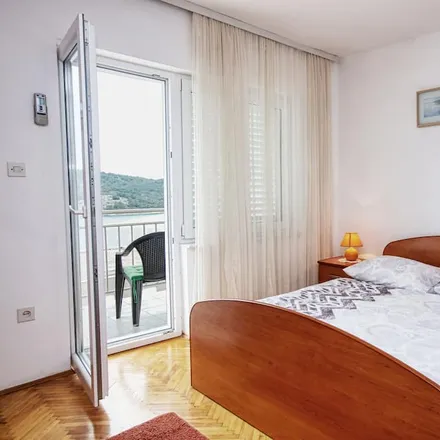 Rent this 2 bed apartment on 22240 Tisno