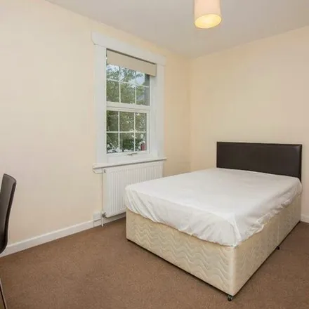 Image 6 - Morris Terrace, Stirling, FK8 1BP, United Kingdom - Apartment for rent