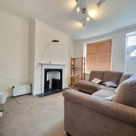 Rent this 3 bed townhouse on Chinese Therapy Centre in 198 Northfield Road, Sheffield