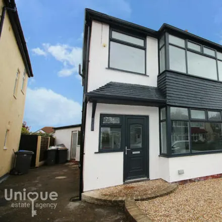 Buy this 4 bed duplex on Gretna Crescent in Blackpool, FY5 1NX