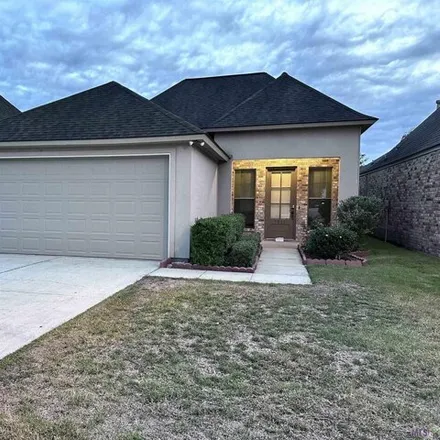 Rent this 3 bed house on 7812 Seville Court in Bayou Fountain, East Baton Rouge Parish