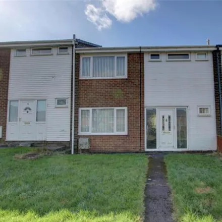 Buy this 3 bed townhouse on Wordsworth Gardens in Dipton, DH9 9LG