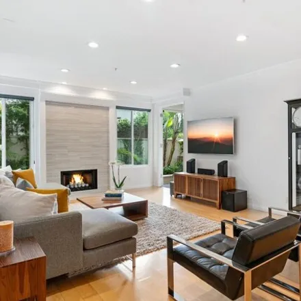Image 5 - 960 North Doheny Drive, West Hollywood, CA 90069, USA - Condo for sale