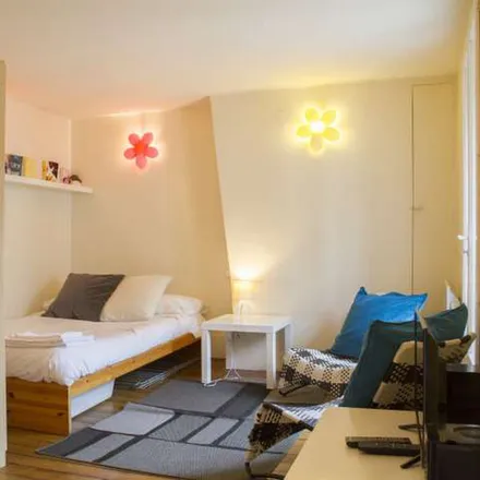 Image 2 - 2 Rue de Bruxelles, 75009 Paris, France - Apartment for rent
