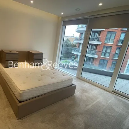 Image 8 - Chelsea Creek Tower, Park Street, London, SW6 2QF, United Kingdom - Apartment for rent