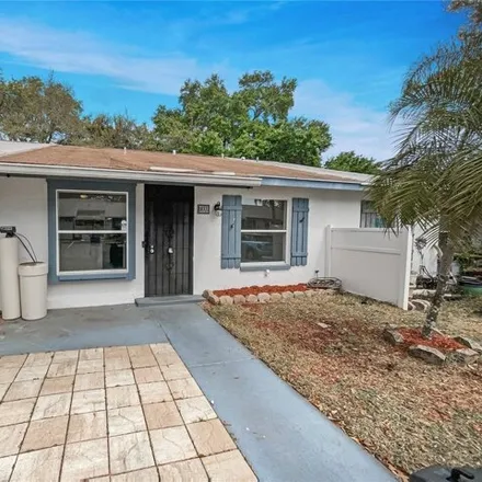 Buy this 2 bed house on 73339 Parkside Villas Drive North in Pinellas County, FL 33709