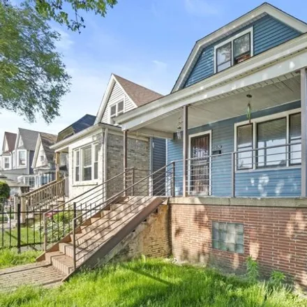 Buy this 3 bed house on 10151 South Avenue M in Chicago, IL 60617