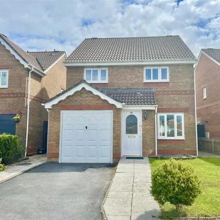 Buy this 3 bed house on Pant Bryn Isaf in Dafen, SA14 9EQ