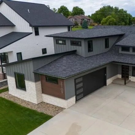 Buy this 4 bed house on 2109 S Saddle Ridge Dr in Sioux Falls, South Dakota
