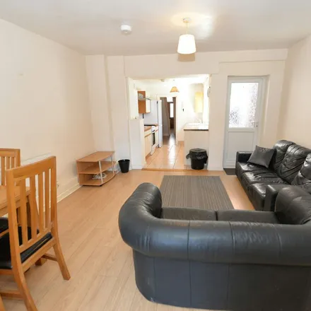 Image 3 - Best-one, 91;91 Room 1;2;3 Lodge Road, Bevois Mount, Southampton, SO14 6RE, United Kingdom - Townhouse for rent